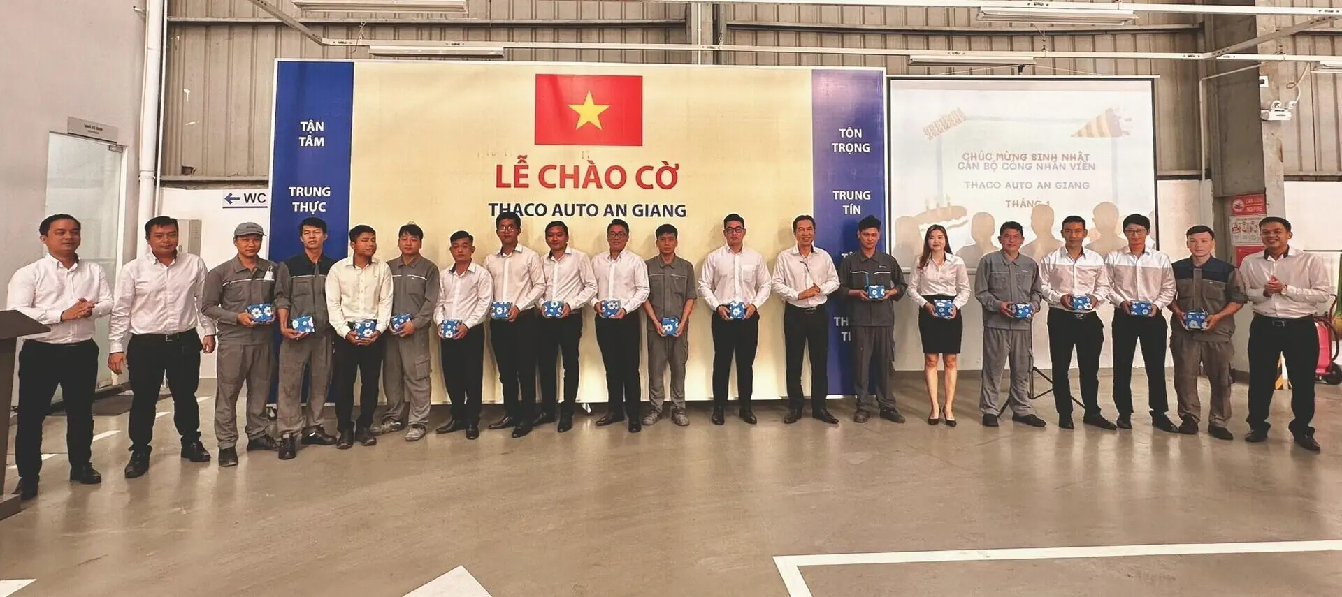 Lễ chào cờ đầu năm mới 2024 đầy cảm xúc tại THACO AUTO An Giang