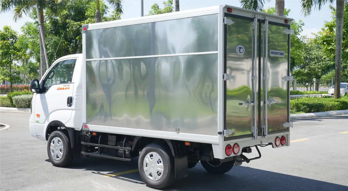 FRONTIER K200S 4WD - Thùng kín - Tôn đen